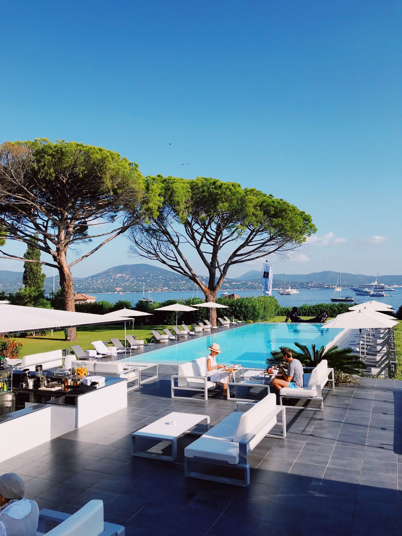 Poolside bar